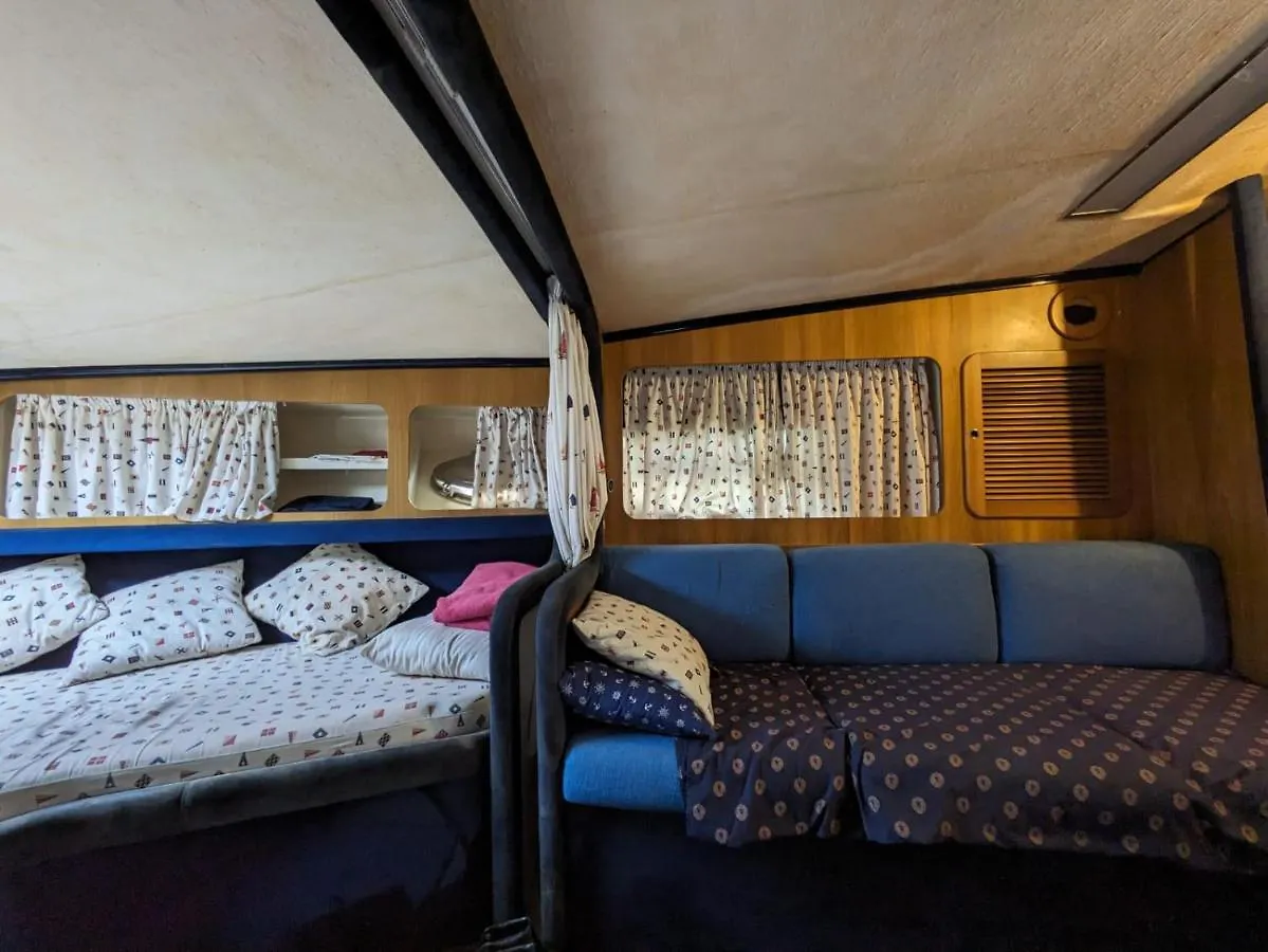 Magno II Boat Hotel Sant Adria de Besos