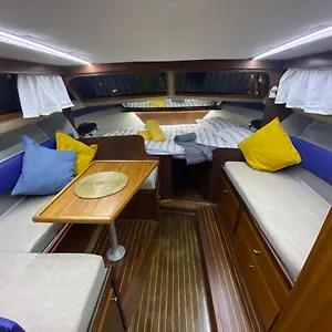 Botel Laura Boat, Sant Adria de Besos
