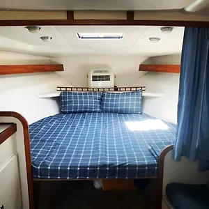 Botel Cozy Private Two Yacht In Barcelona With Free Parking, Sant Adria de Besos